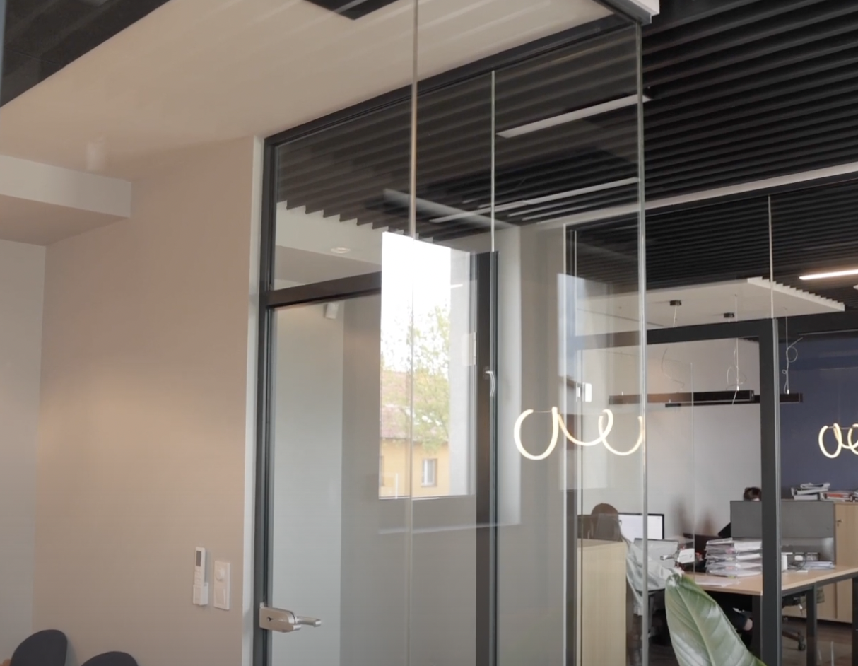 wewnętrzna ślusarka aluminiowa